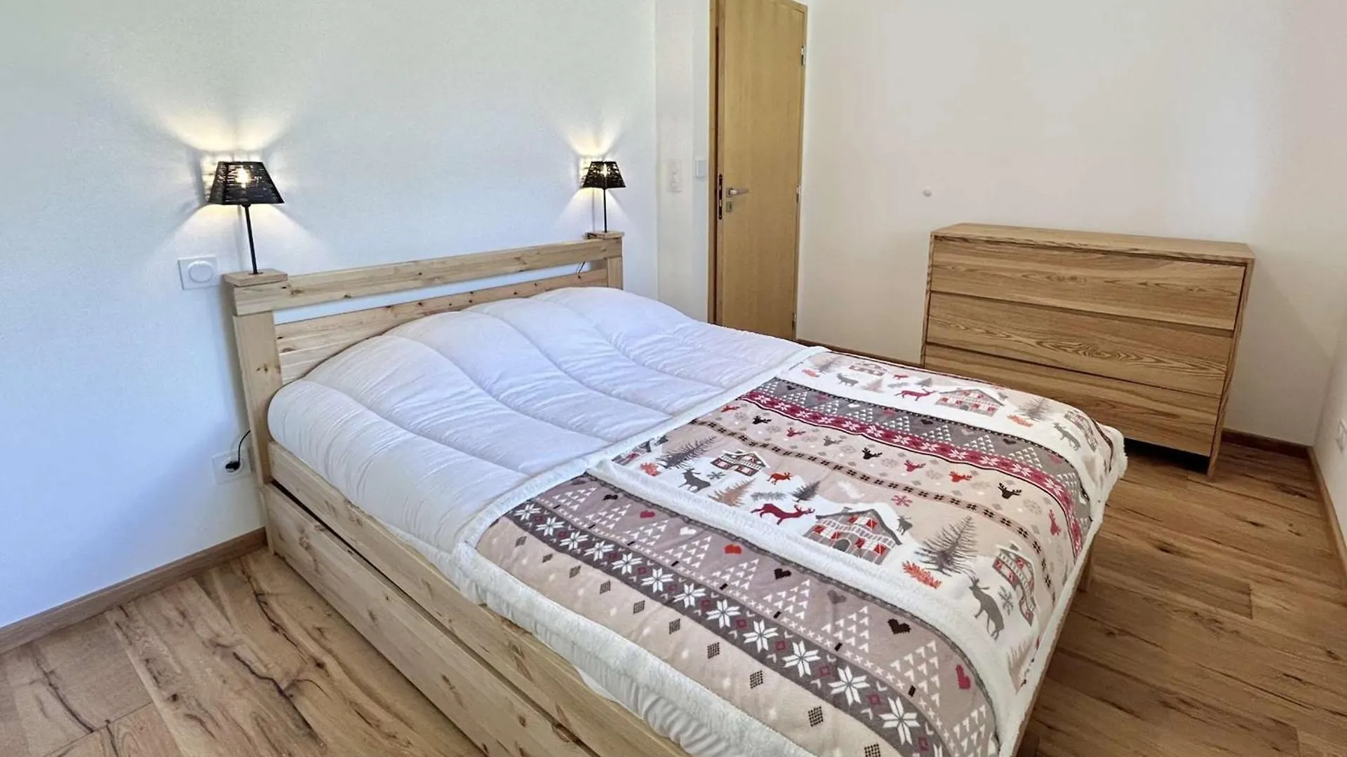Appartement Neuf 3 Pieces Avec Terrasse Et Jardin, Proche Remontees Mecaniques, Parking Inclus - Fr-1-597-179 Combloux